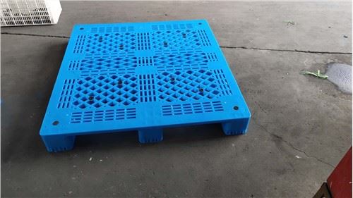 Virnastatavad plastalused